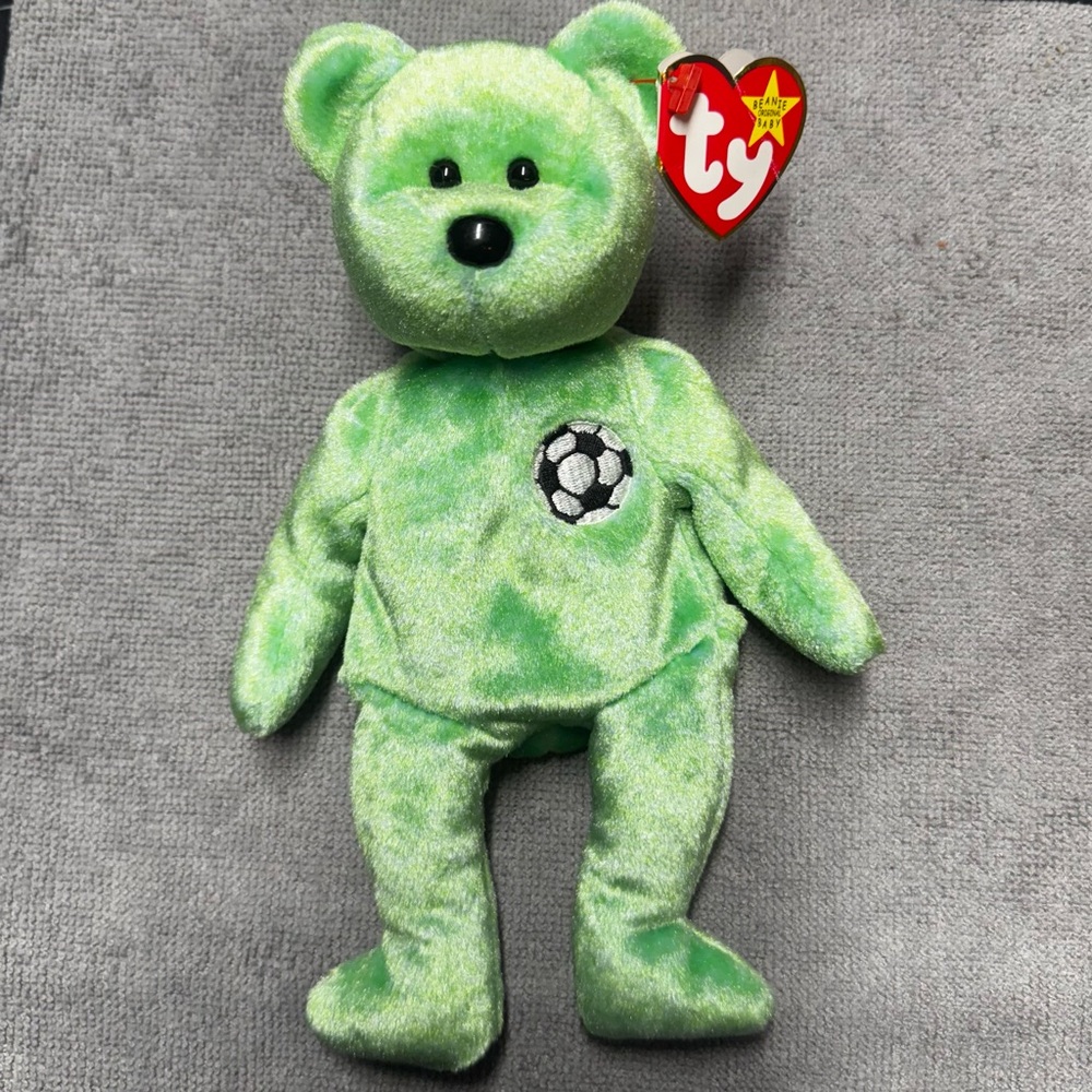 RARE!!! Ty Beanie Baby - 1998 Kicks - The Soccer Bear - with Tag Errors 98/99.